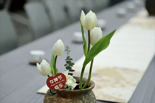 Women’s Day, May You Be as Lovely as Flowers and as Refreshing as Tea Thumbnail